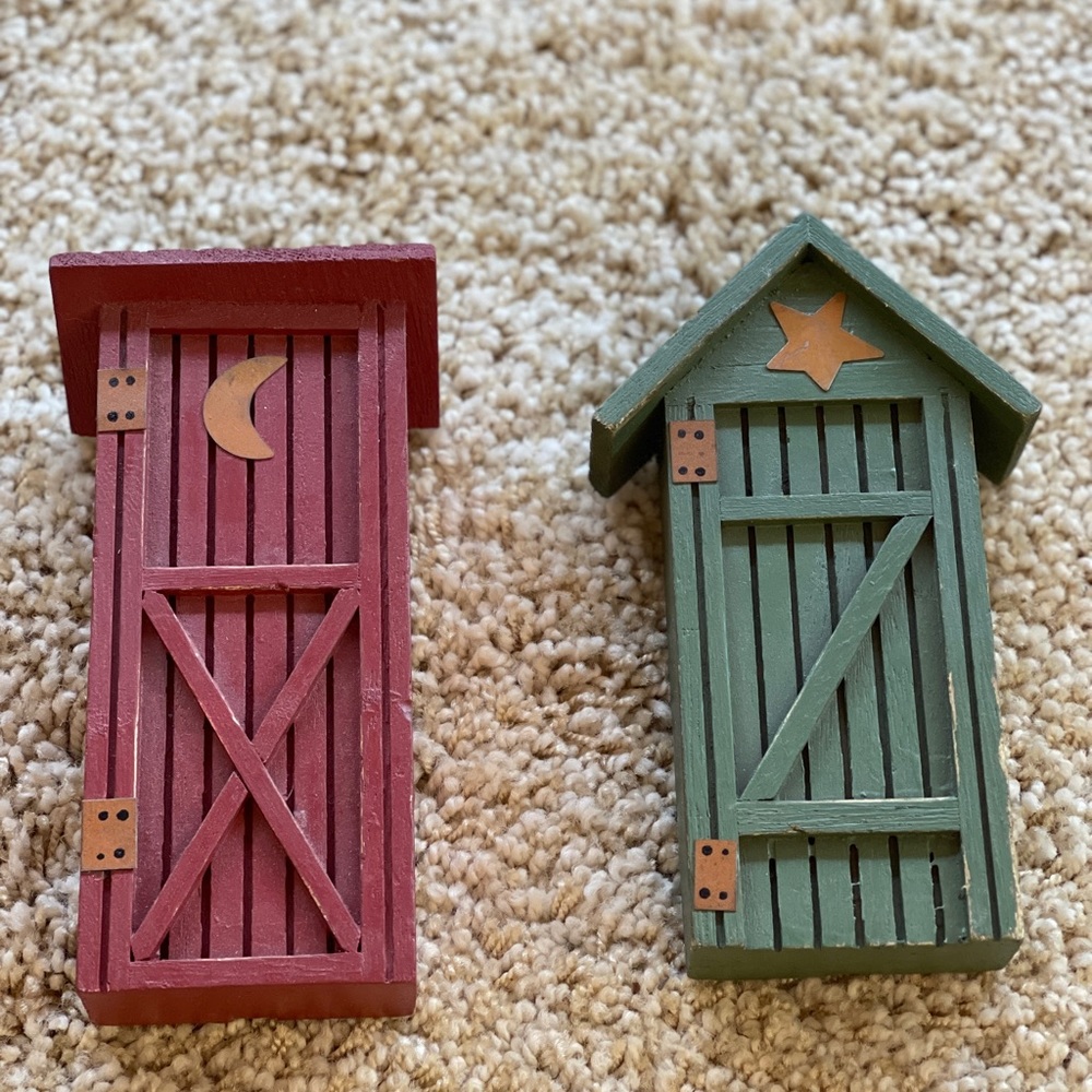Outhouse decor
